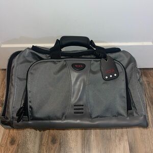 TUMI Boston 2Way Ballistic Nylon Duffle Bag Carry On Gray 525PW Strap Travel